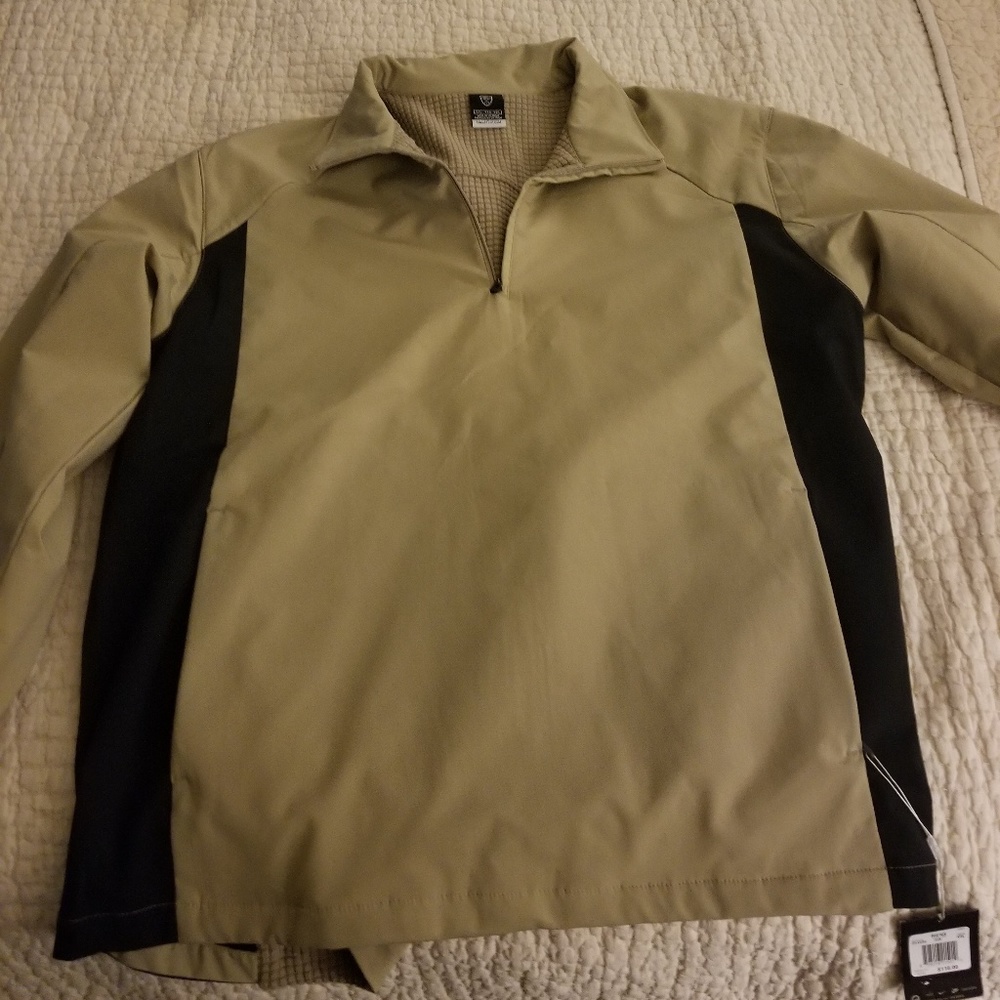 NWT NIKE PULLOVER Never worn but to try on